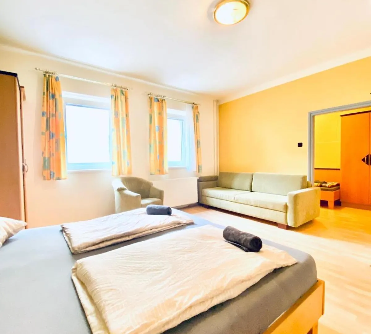 Affordable Central Rooms, 10-Min To Lugner City Wiedeń Apartament