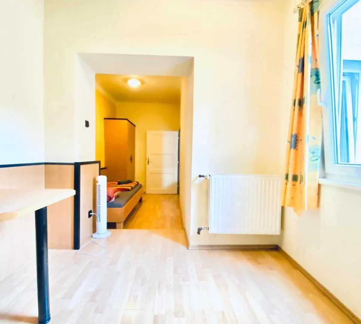 Affordable Central Rooms, 10-Min To Lugner City Wiedeń