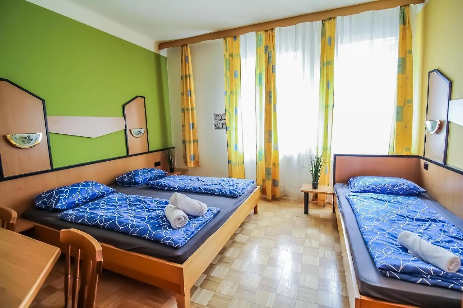 Affordable Central Rooms, 10-Min To Lugner City Wiedeń Apartament