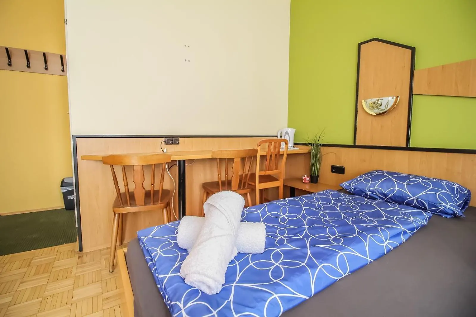 Affordable Central Rooms, 10-Min To Lugner City Wiedeń