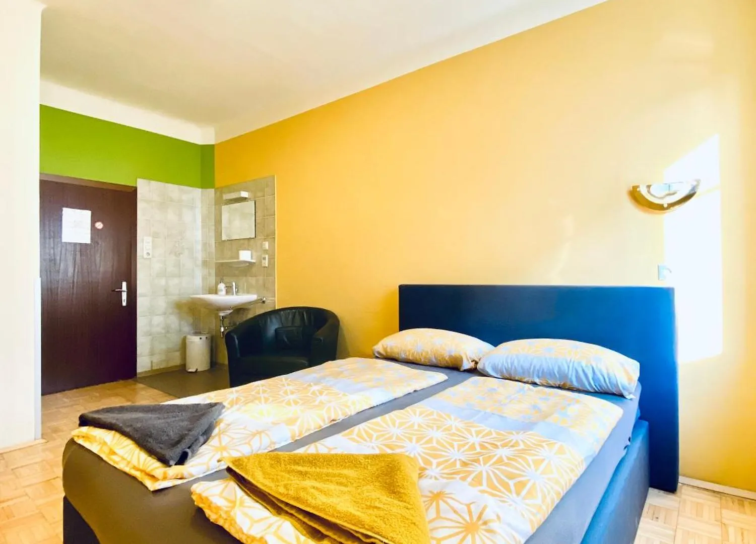 Affordable Central Rooms, 10-Min To Lugner City Wiedeń 0*,  Austria
