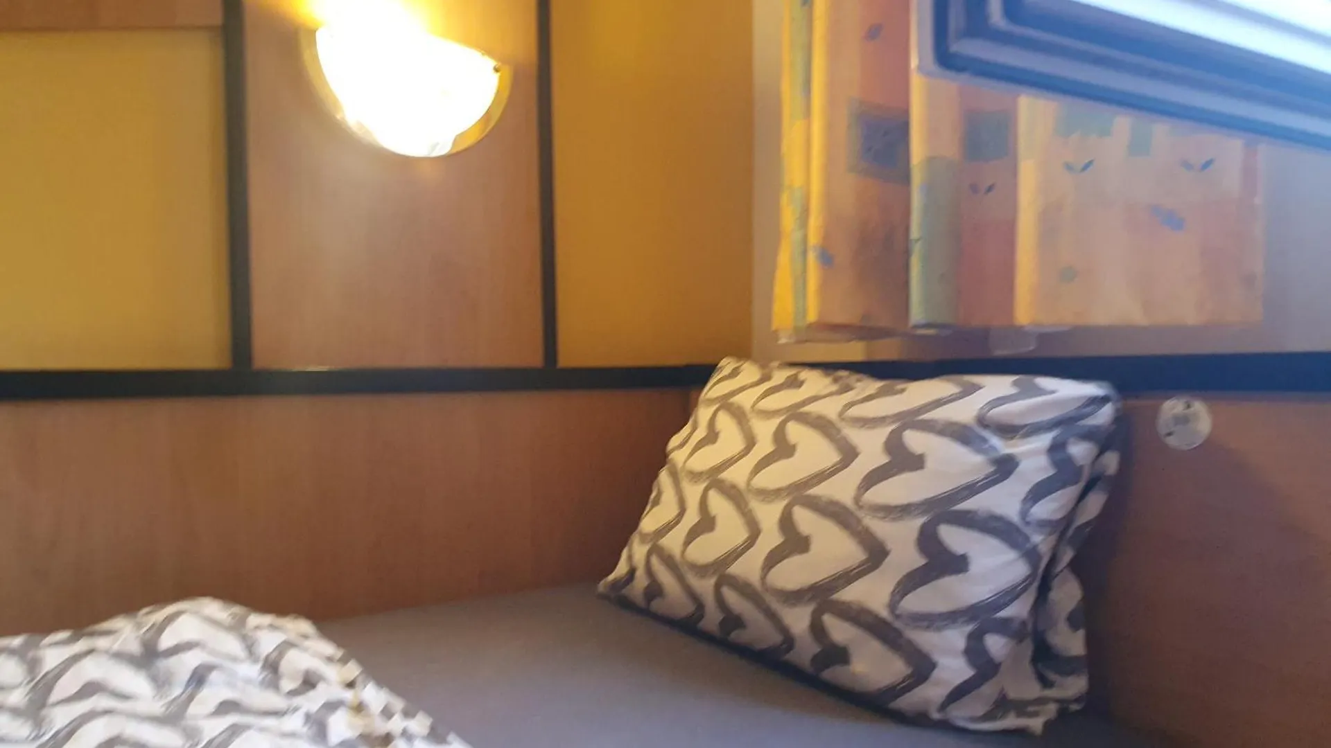 Affordable Central Rooms, 10-Min To Lugner City Wiedeń Austria