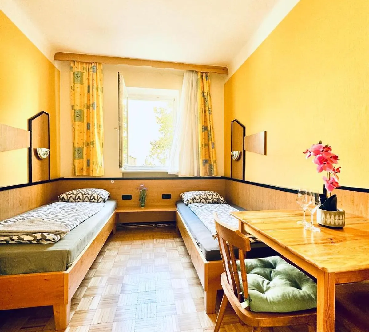 Affordable Central Rooms, 10-Min To Lugner City Wiedeń Apartament