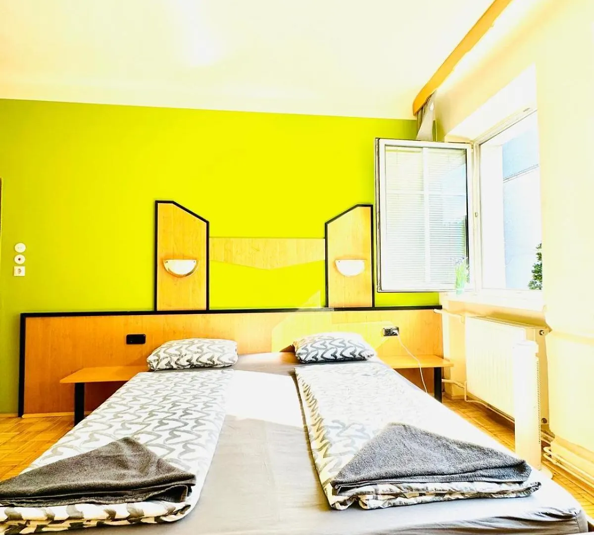 Apartament Affordable Central Rooms, 10-Min To Lugner City Wiedeń Austria