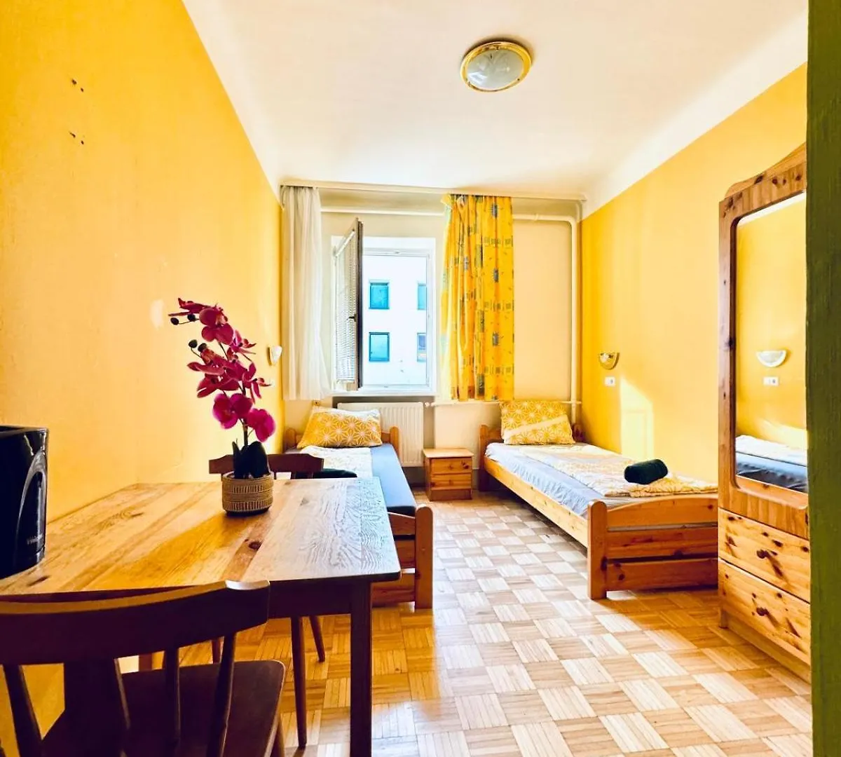 Apartament Affordable Central Rooms, 10-Min To Lugner City Wiedeń