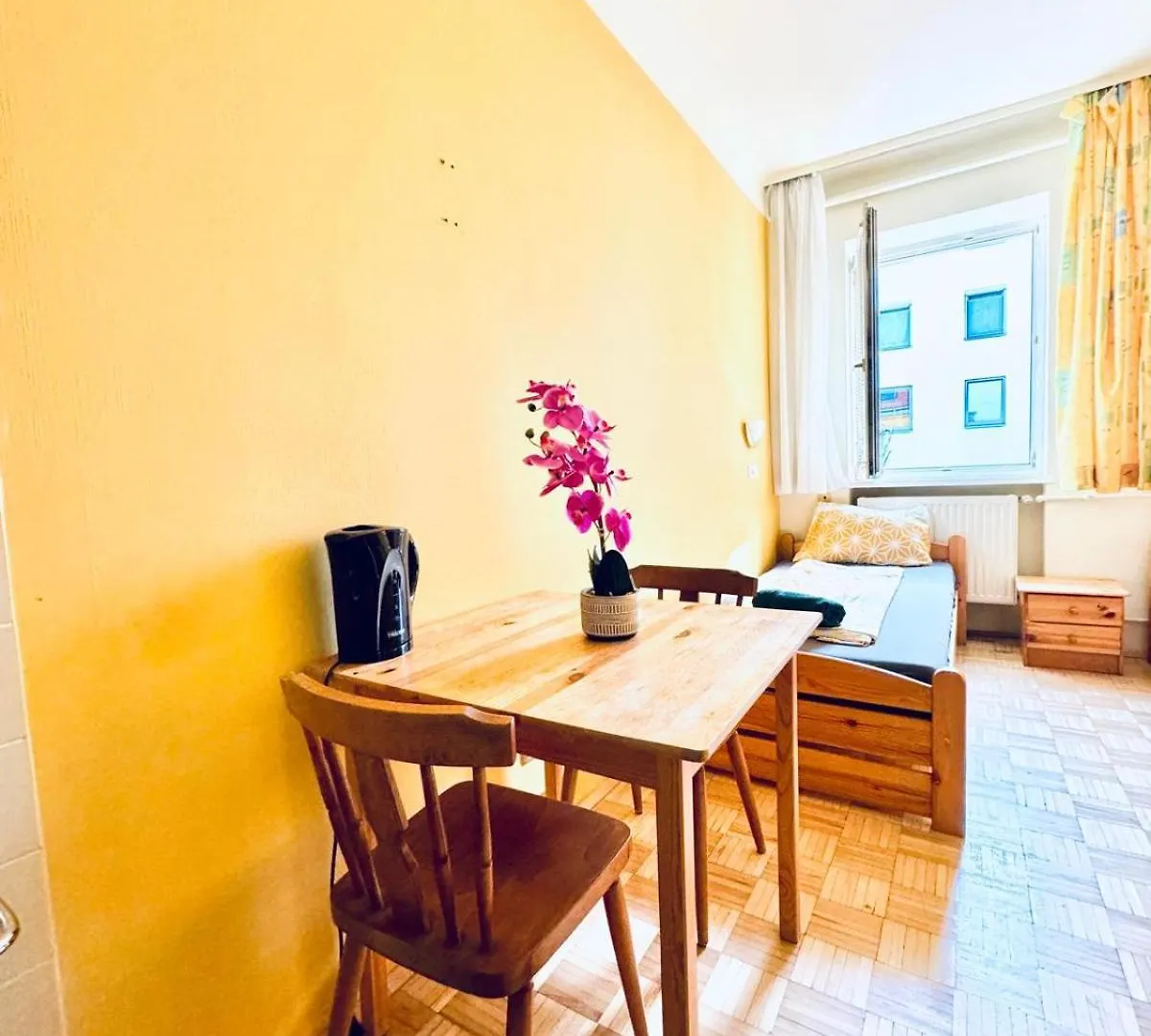 Affordable Central Rooms, 10-Min To Lugner City Wiedeń Apartament