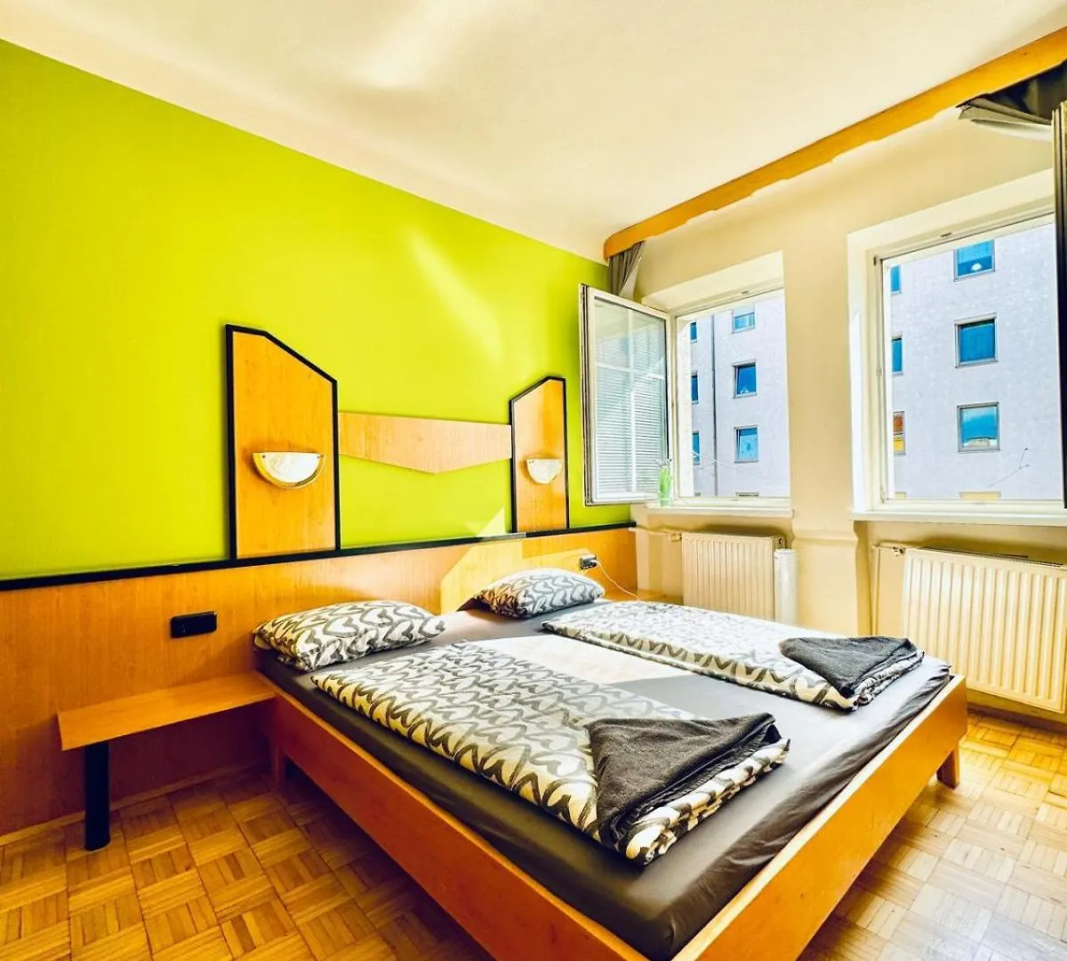 Affordable Central Rooms, 10-Min To Lugner City Wiedeń