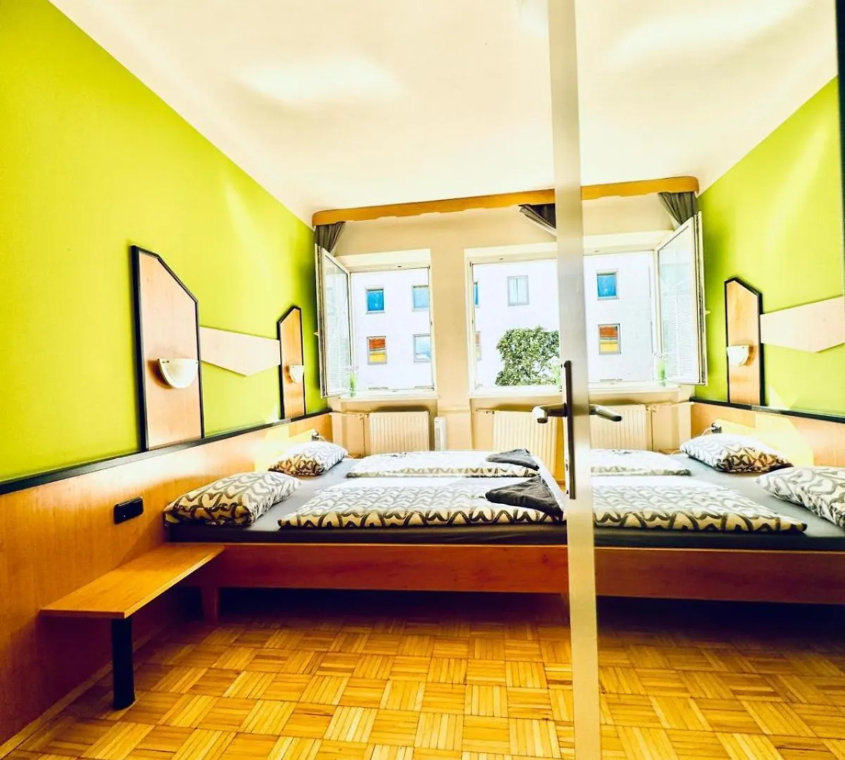 Apartament Affordable Central Rooms, 10-Min To Lugner City Wiedeń