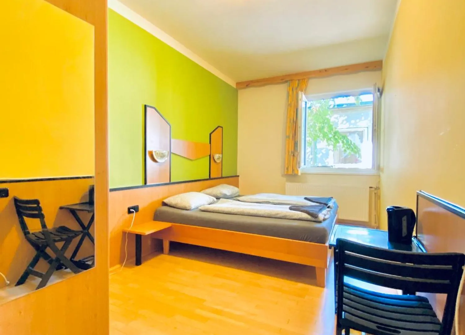 Affordable Central Rooms, 10-Min To Lugner City Wiedeń 0*,