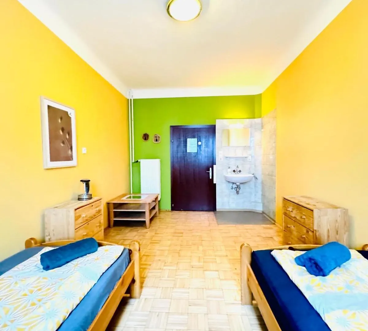 Apartament Affordable Central Rooms, 10-Min To Lugner City Wiedeń