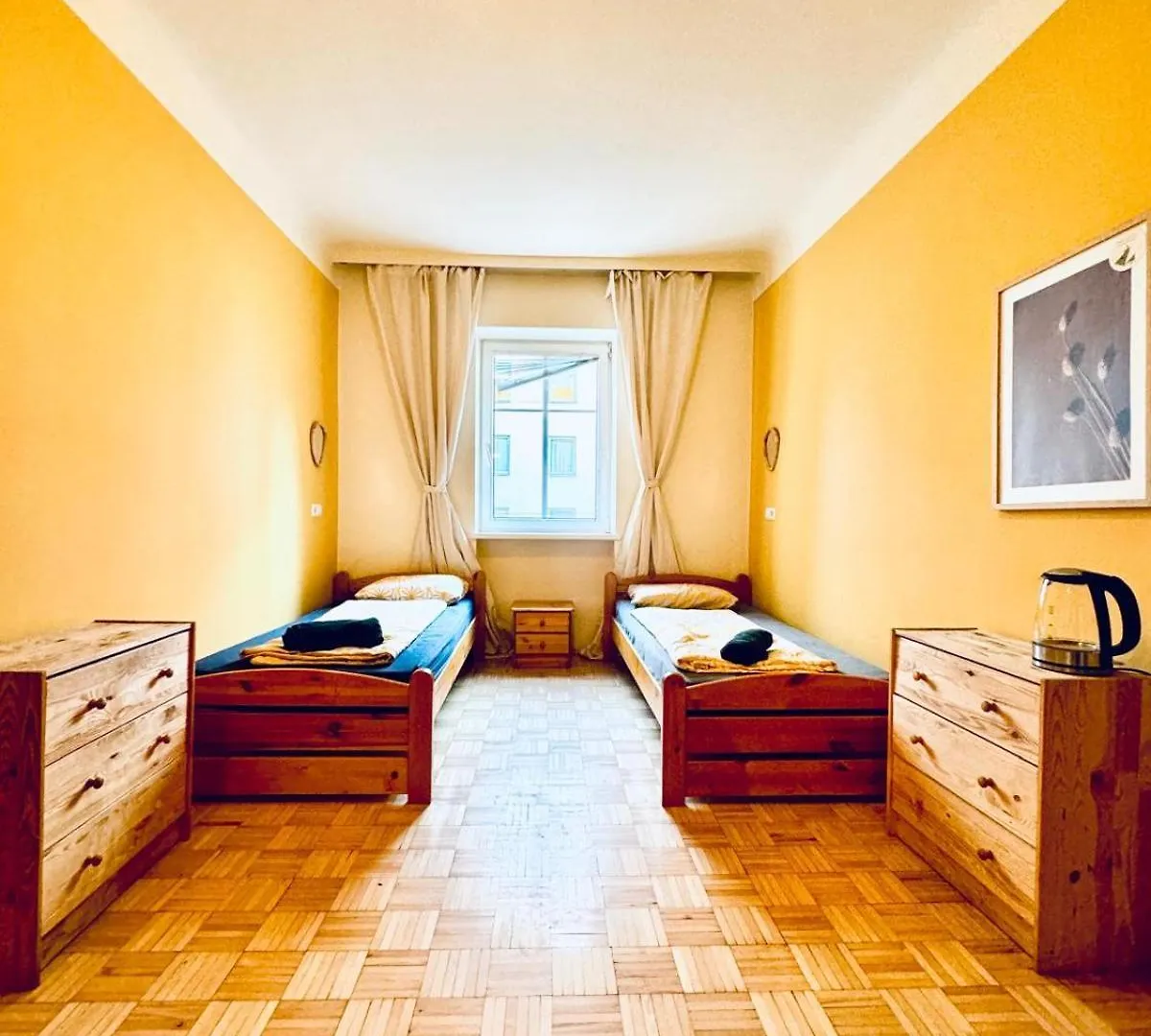 Affordable Central Rooms, 10-Min To Lugner City Wiedeń Apartament