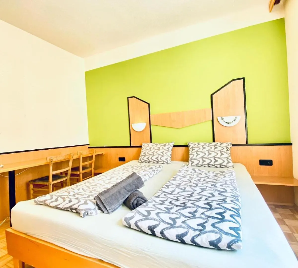 Affordable Central Rooms, 10-Min To Lugner City Wiedeń