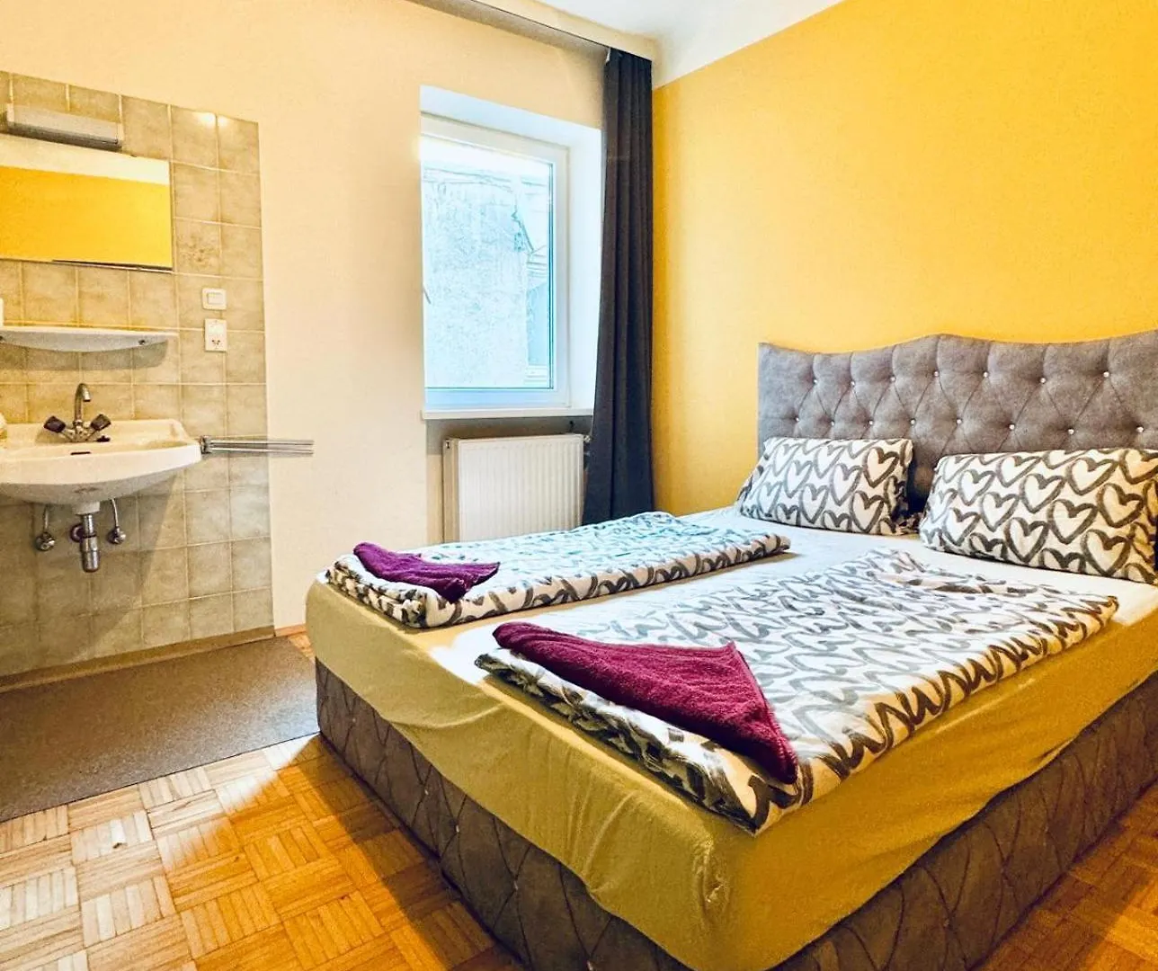 Affordable Central Rooms, 10-Min To Lugner City Wiedeń 0*,  Austria