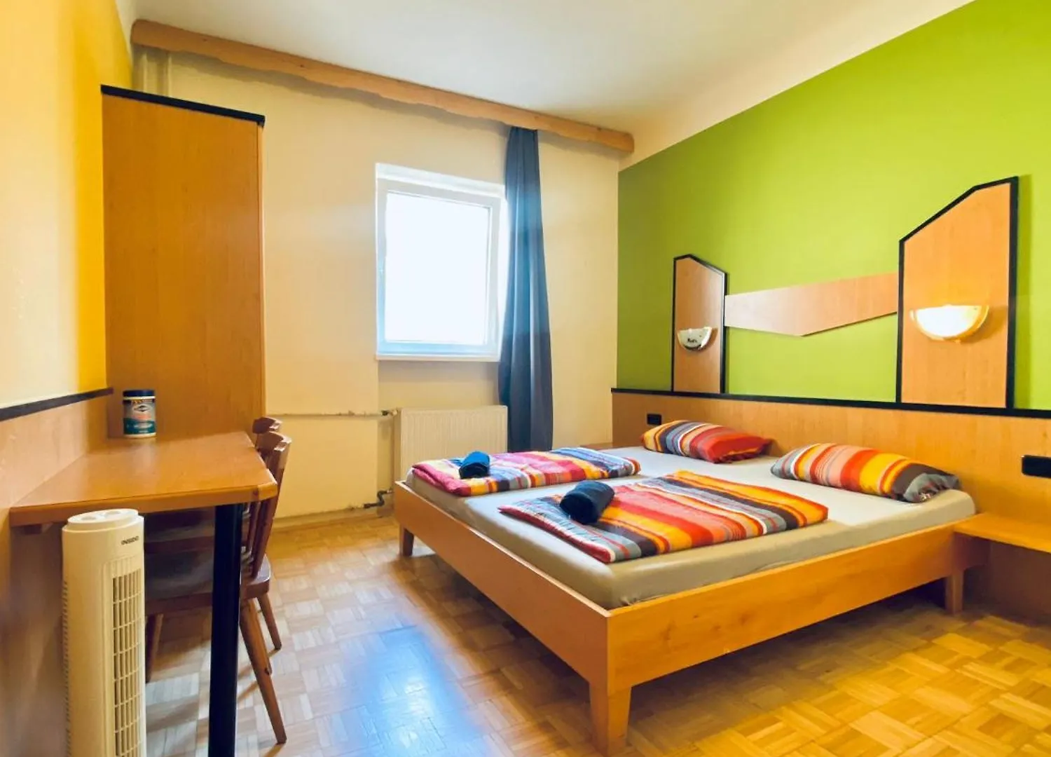 Affordable Central Rooms, 10-Min To Lugner City Wiedeń